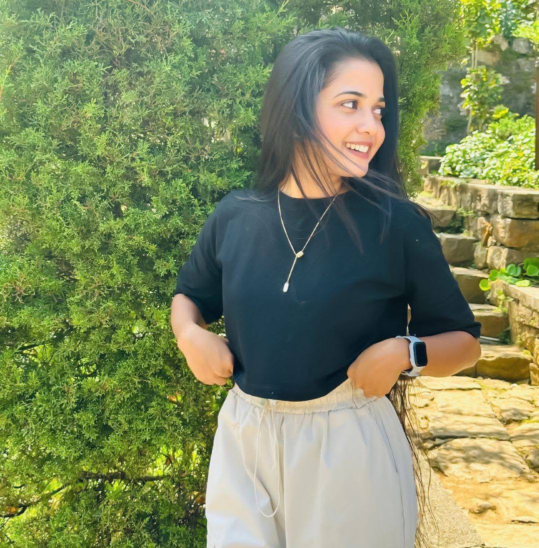 Kavisha Anjani - Professional Presenter